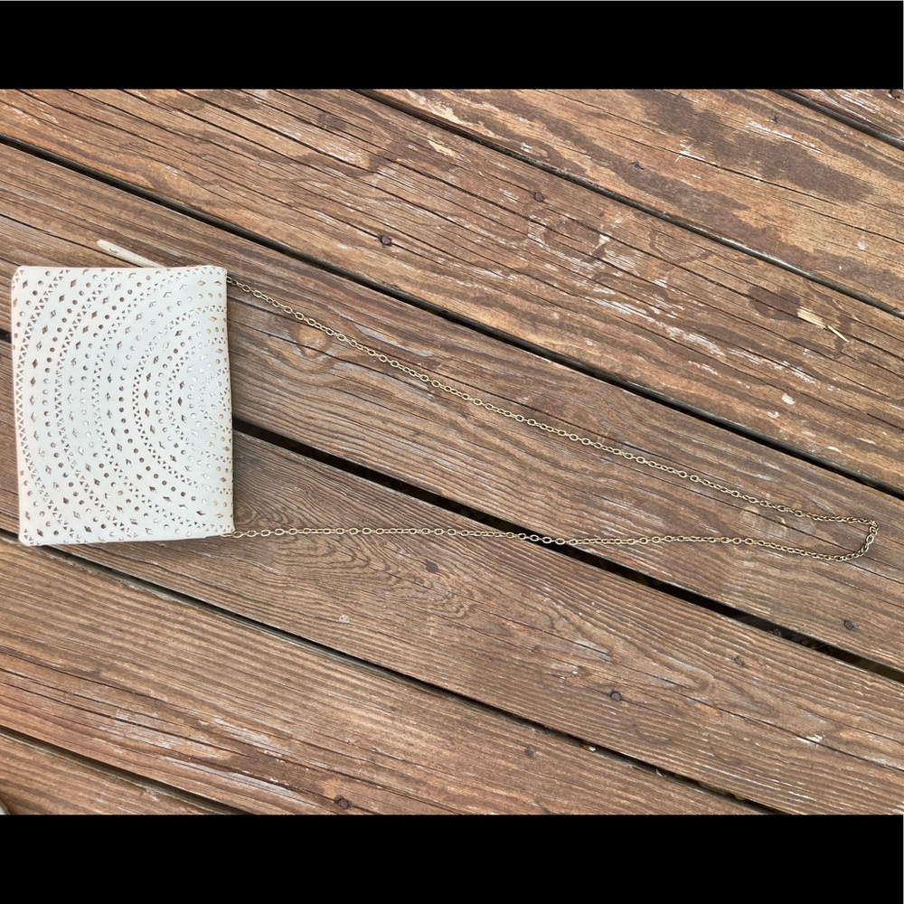 Francesca’s collection white and gold chain satchel